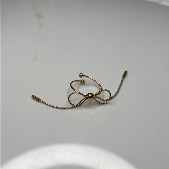 Elegant Gold Bow Ring - Picture 3 of 3
